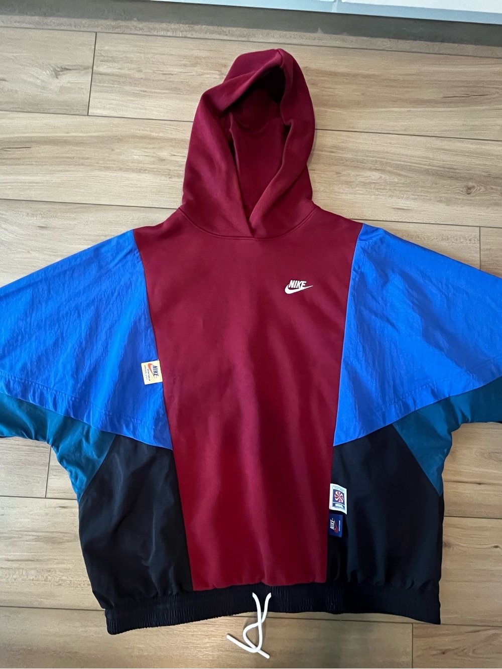 Nike Icon Clash Women’s Burgundy and Royal Blue Pullover Hoodie - Picture 8 of 8